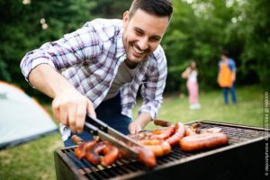 Holzkohle Säulengrill
