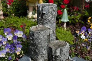 Granitbrunnen im Garten