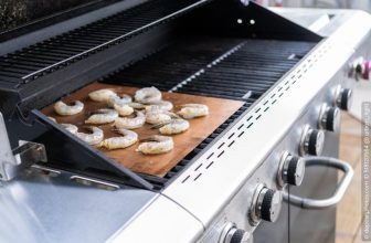 Grillmatte auf Gasgrill