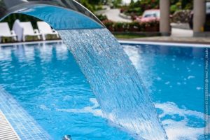 Pool Wasserfall