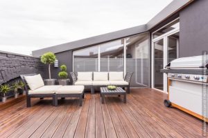 Terrassendielen verlegen und montieren