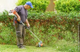 Rasentrimmer mit Messer